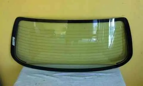 carreau arri√®re toyota starlet phase 1 (1999-2004)